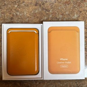 Apple Leather MagSafe Wallet